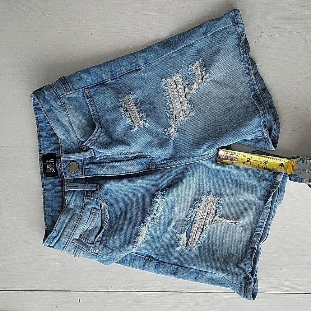 Simple society Distressed Jeans shorts size 0/24 - Picture 3 of 6